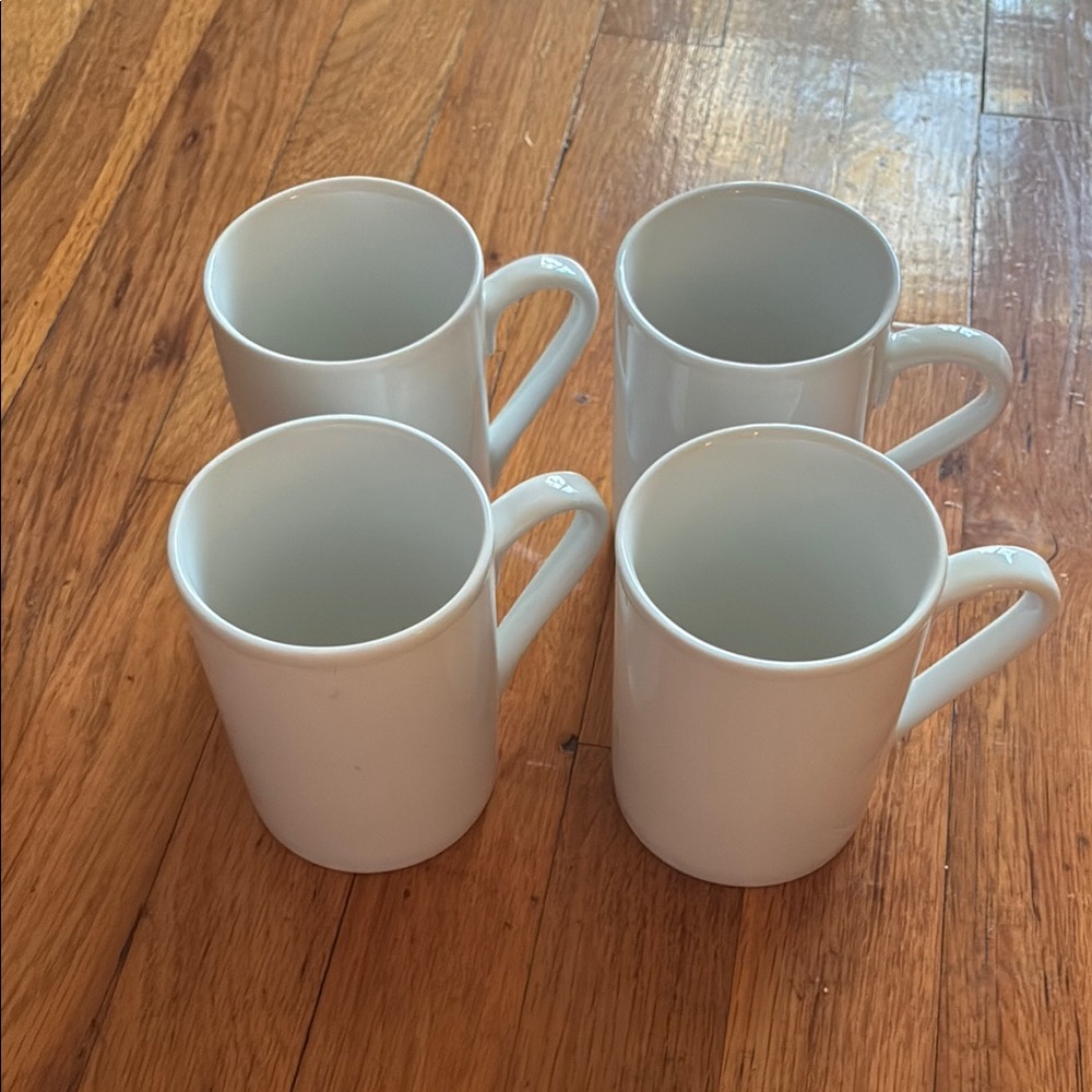 White Porcelain Mug Set